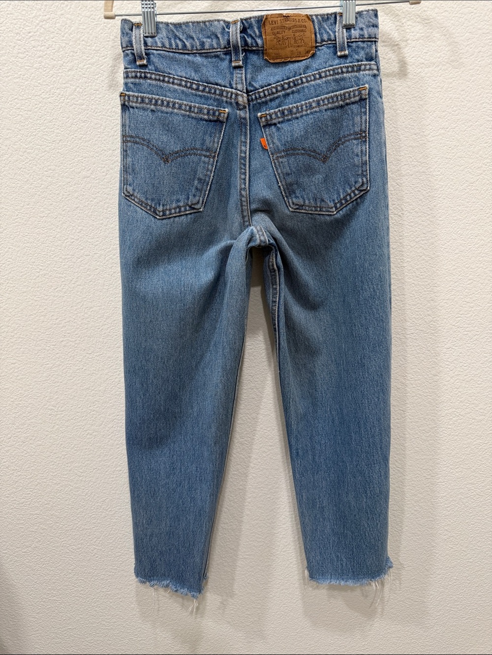 LEVI’S 550 STUDENT Medium Blue Cropped size 28 x 24 Straight Jeans